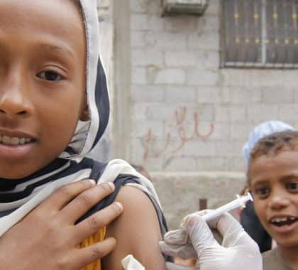 Vaccination : la solution sûre, efficace et abordable pour sauver la vie de millions d’enfants