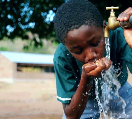 Encore trop d’écoles sont privées d’accès à l’eau et à l’hygiène