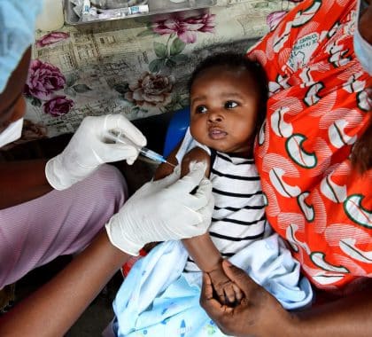 L’UNICEF et l’OMS alertent sur le risque d’apparition de flambées de rougeole