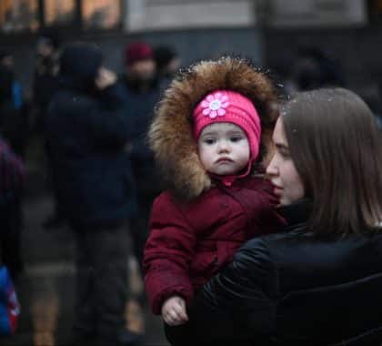 Ukraine : plus de la moitié des enfants déplacés après un mois de conflit