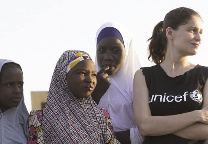 Laetitia Casta, ambassadrice de l'UNICEF en déplacement au Tchad © Christopher Morris VII