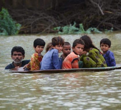 Les inondations dévastatrices au Pakistan ont causé la mort de plus de 500 enfants