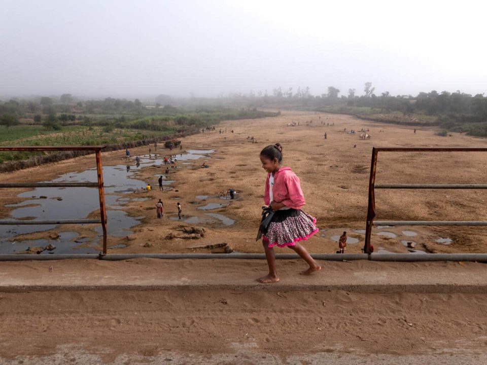 La rivière Manabovo est complétement asséchée. Ces images ont été prises il y a quelques semaines à Tsiombe, au sud de Madagascar.