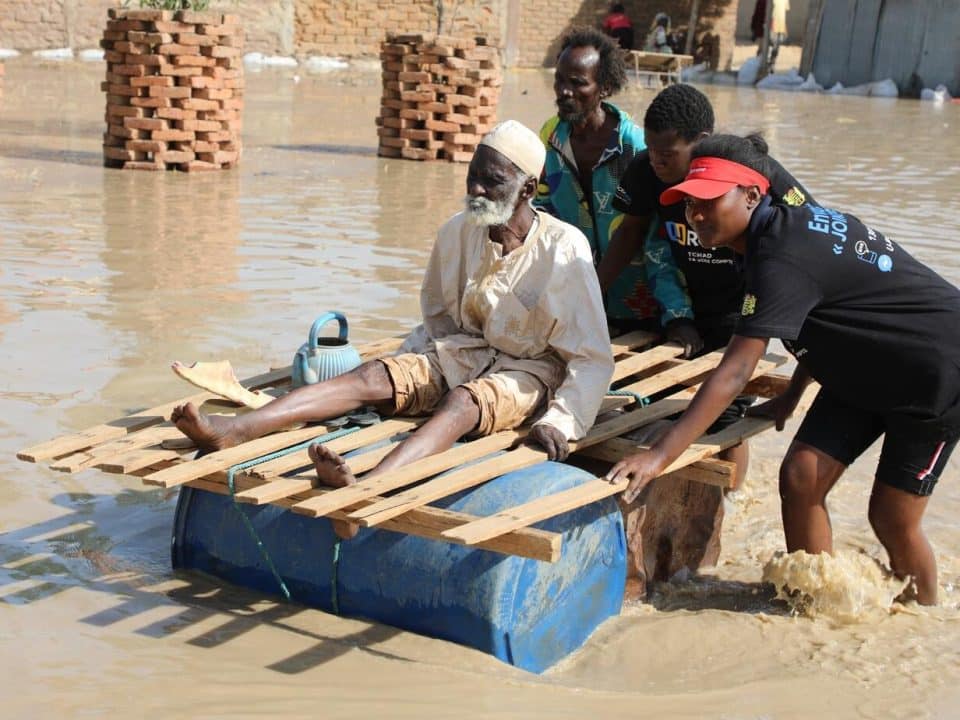 Les rivières Chari et Logone ont débordé après la saison des pluies la plus forte depuis 30 ans au Tchad. En octobre 2022, plus de 71 000 personnes ont dû quitter leur maison et se reloger dans des camps temporaires.