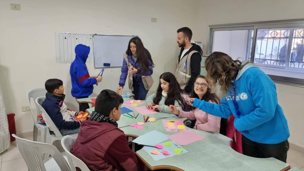 Le 13 février 2023 à Lattakia, en Syrie, des élèves assistent à des cours dans un centre éducatif pour enfants handicapés soutenu par l'UNICEF. © UNICEF/UN0783244/