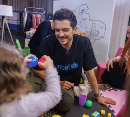Orlando Bloom, ambassadeur de l’UNICEF, en visite auprès des enfants d’Ukraine