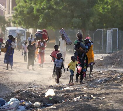 Soudan : 2 mois après l’escalade du conflit, plus d’un million d’enfants déplacés