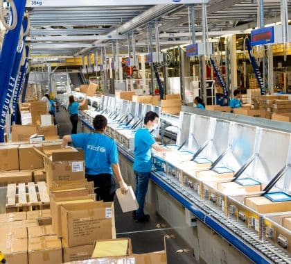 Un montant record d’achat de fournitures vitales, le plus important jamais réalisé par l’UNICEF