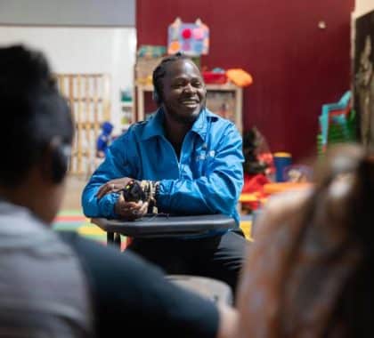 L’ambassadeur de l’UNICEF, Ishmael Beah, en visite au Mexique à la rencontre des enfants victimes de la violence armée