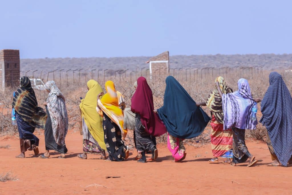 Les réfugiés qui ont fui la Somalie reçoivent l'aide des ONG et des agences des Nations Unies.
