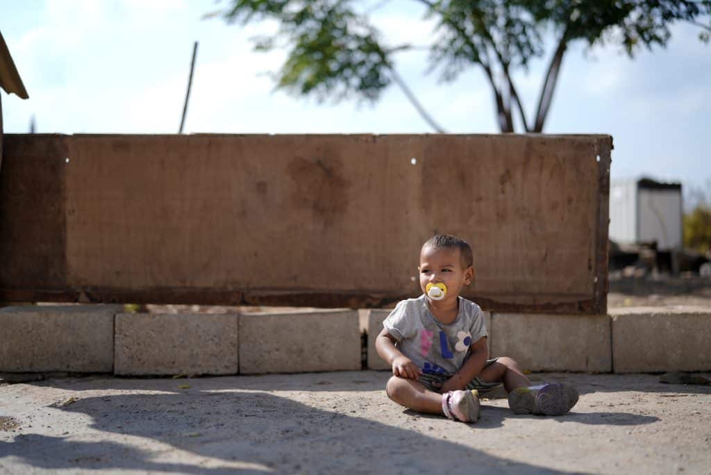 Yousef, 2 ans. En l'absence de signe d'apaisement des crises complexes et dévastatrices, l'impact sur les enfants ne cesse de s'aggraver. Au Liban, des milliers de familles survivent à peine. © UNICEF/UN0553707/Choufany