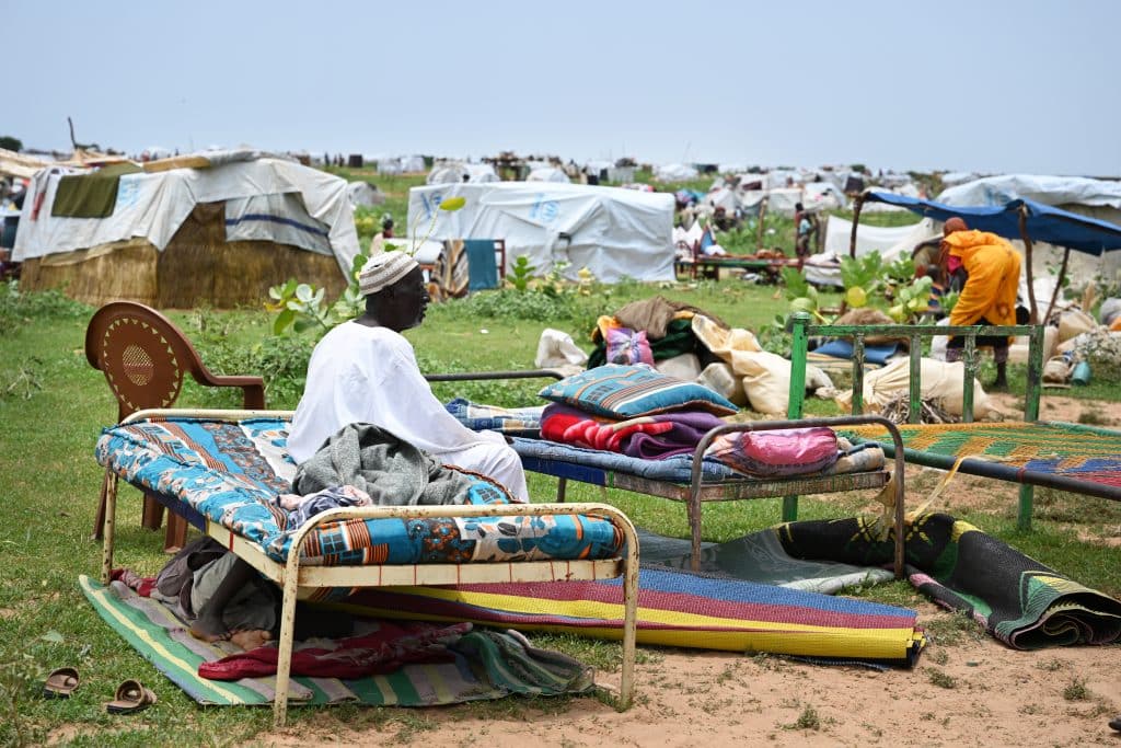 Des milliers de familles arrivent dans le camp de réfugiés d'Adré, dans l'est du Tchad, près de la frontière du Soudan. © UNICEF/UNI426023/Dejongh