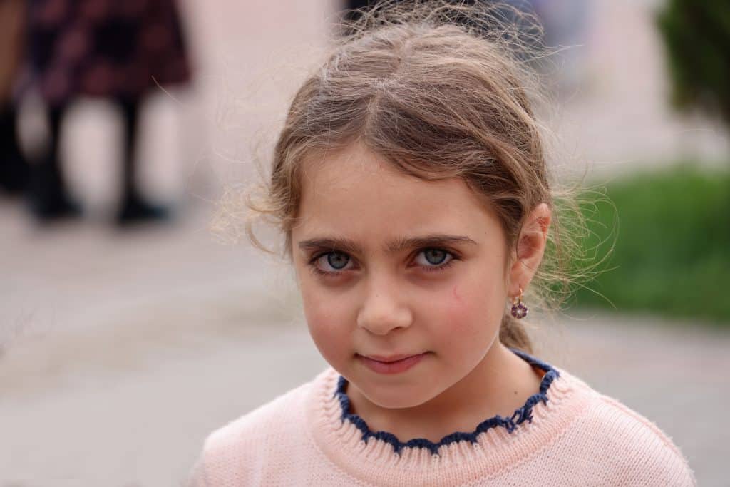 Le 26 septembre 2023, des milliers d’enfants et de familles réfugiés d’origine arménienne arrivent à Syunik. © UNICEF/UNI444693/Zelya