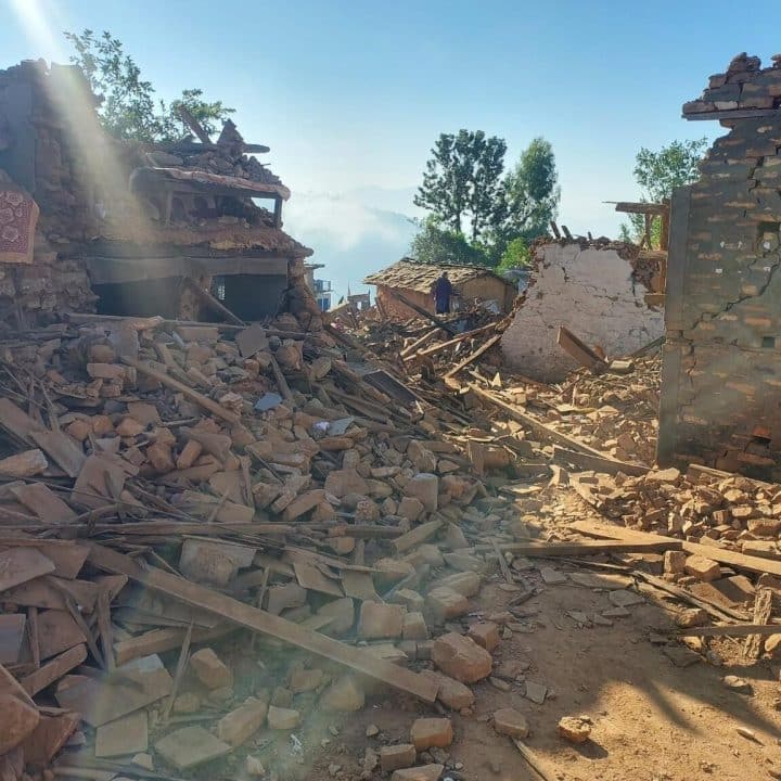 Népal tremblement de terre décombres