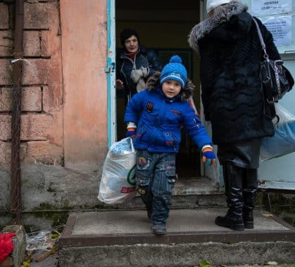 Ukraine : l’escalade des attaques contre les infrastructures prive les enfants d’un accès à l’eau et au chauffage