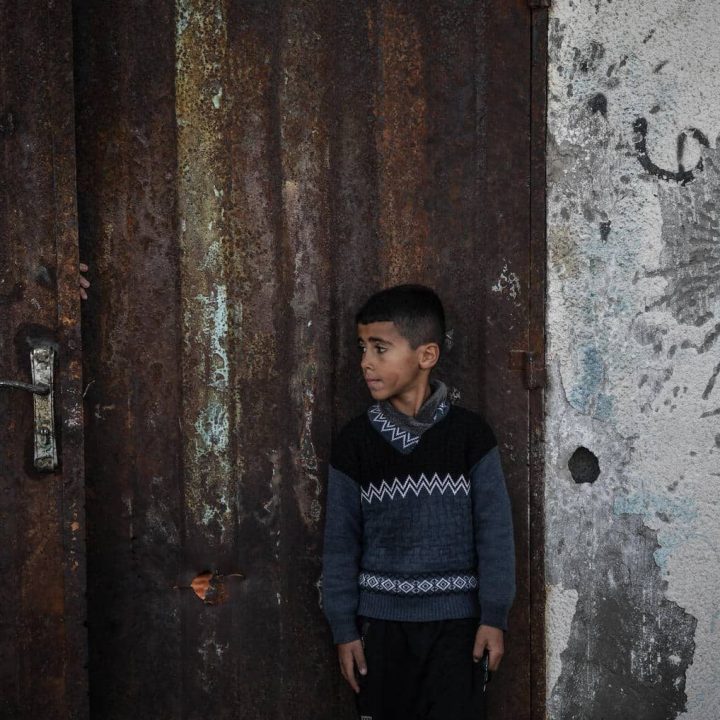 Kareem, 11 ans, pour sa part, dit qu'il vit dans la crainte constante de perdre sa famille. © UNICEF/UNI501948/Zaqout