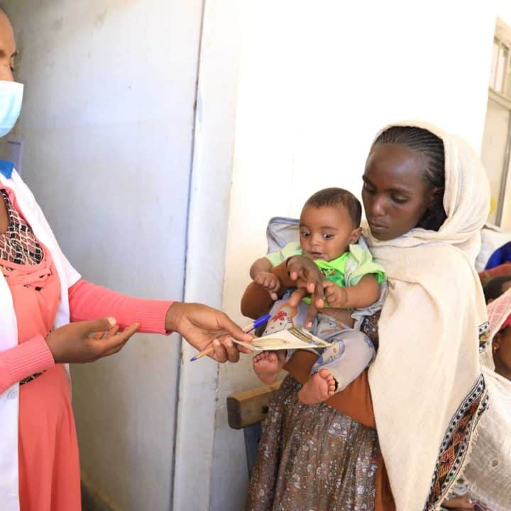 L'UNICEF offre des services de santé aux communautés touchées par la sécheresse dans la région du Tigré, en Éthiopie. ©UNICEF/UNI528161/Tesfaye