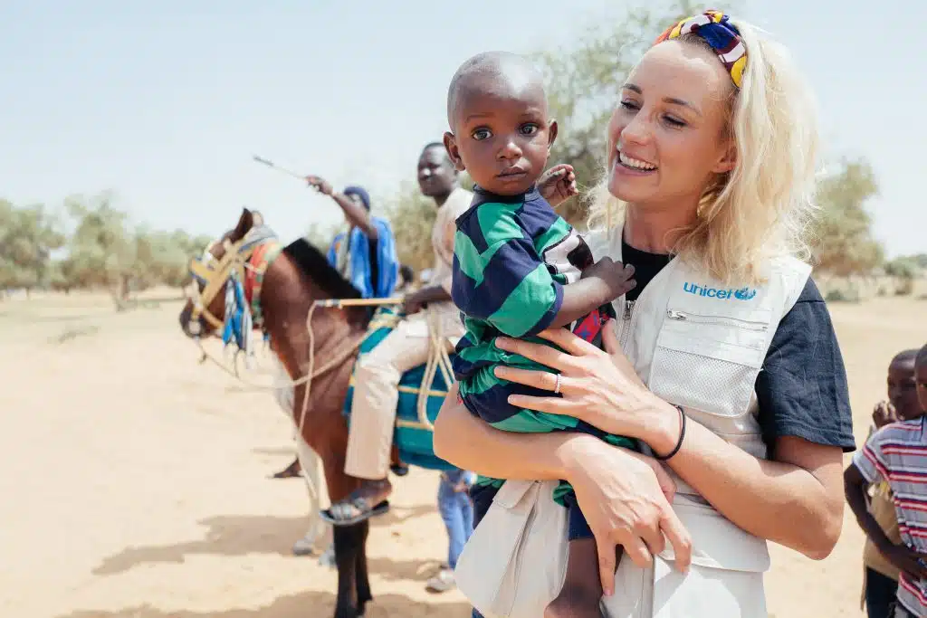 Visite terrain d'Elodie Gossuin en Mauritanie pour l'UNICEF. Visite du village d'HORE MONDJI, dans la région de BRAKNA. ©UNICEF France / Decoin