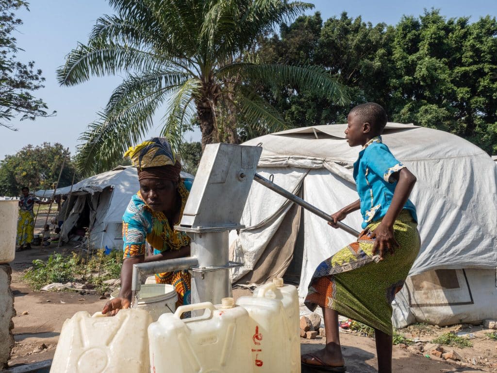 Dans le site de déplacés de Sobel au Burundi, des familles ont accès à l'eau potable grâce au soutien de l'UNICEF© UNICEF/UNI486053/Freese