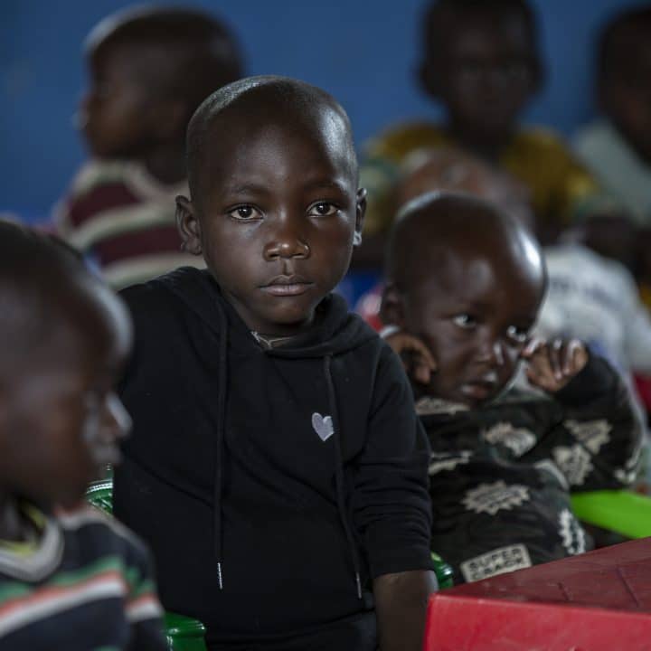 Au Burundi, un enfant dans le centre communautaire de Karusi. © UNICEF/UNI547551/