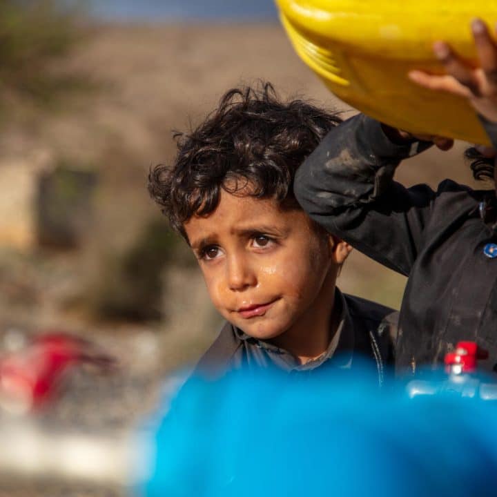 Au Yémen, les habitants d'Amran ont accès à l'eau potable grâce au soutien de l'UNICEF. © UNICEF/UNI559307/Qadari