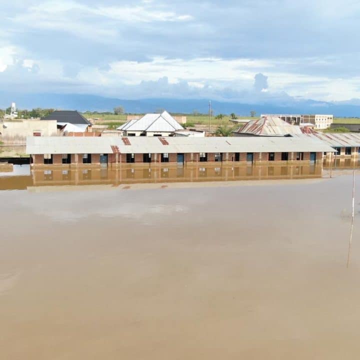 école inondée Burundi