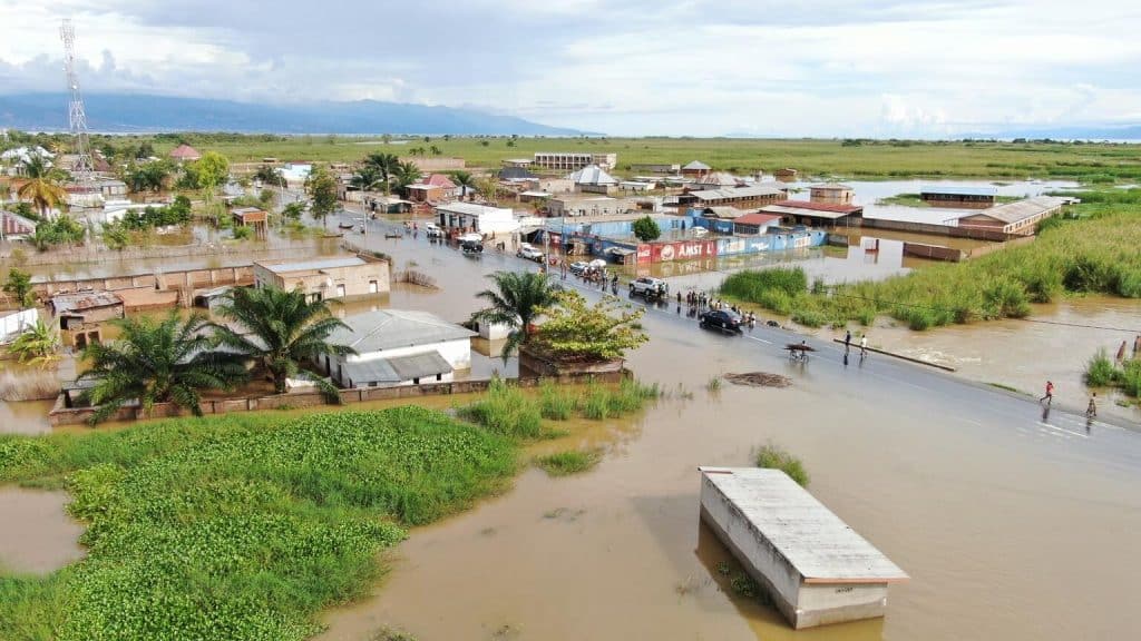 Au Burundi, dans la ville de Gatumba, 200 écoles ont été endommagées par les inondations.© UNICEF/UNI569386/UNICEF Burundi