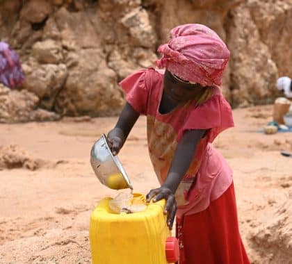 Darfour du Nord : les combats menacent la principale source d’eau pour plus de 130 000 enfants