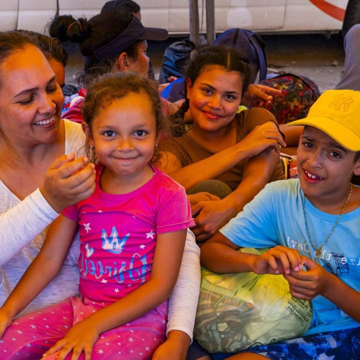 Des enfants et des familles de migrants, traversent le pays à la recherche de meilleures opportunités. © UNICEF/UNI452429/Izquierdo