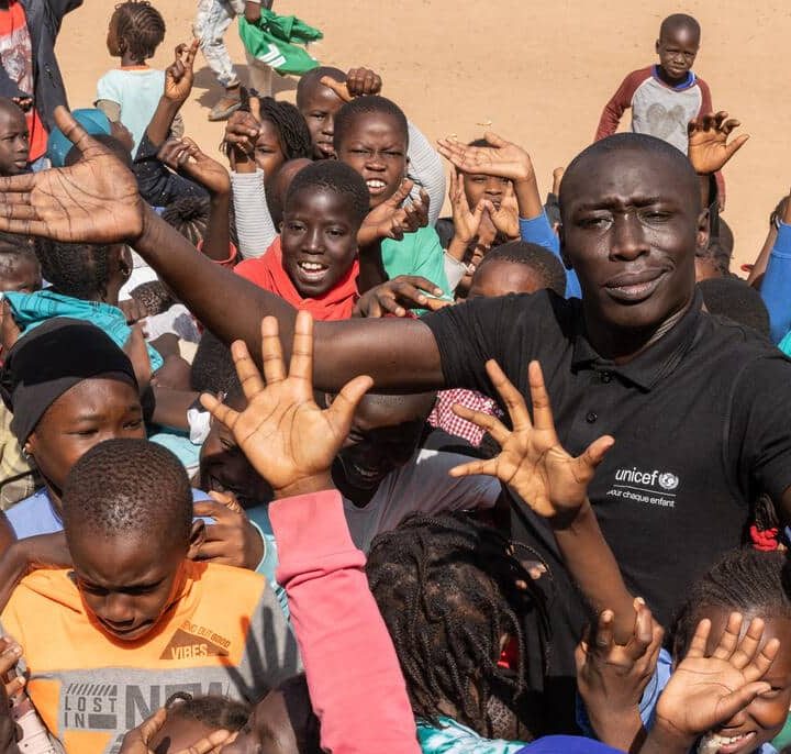 28 janvier 2025 au Senegal, Khaby Lame est nommé ambassadeur de bonne volonté de l'UNICEF © UNICEF/UNI728745/Tremeau