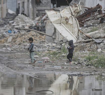 Gaza : l’arrêt de l’aide humanitaire met en péril enfants et familles