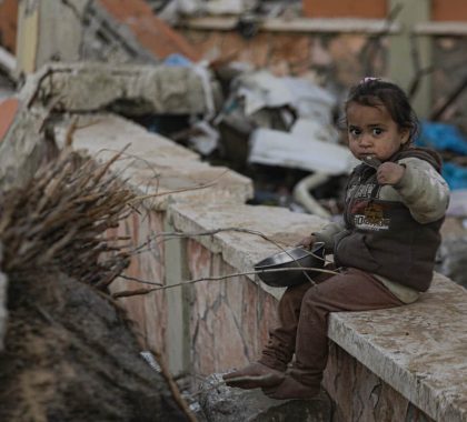 Gaza : plus d’un million d’enfants privés d’aide vitale depuis plus d’un mois