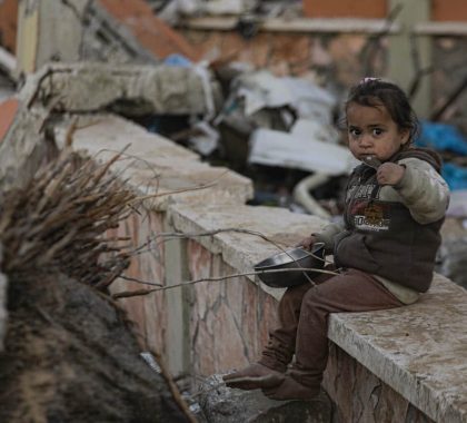 Gaza : plus d’un million d’enfants privés d’aide vitale depuis plus d’un mois