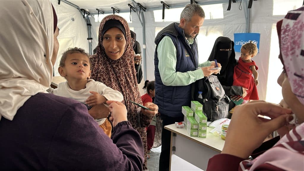 Depuis plus de deux mois, le blocus empêche les fournitures médicales et nutritionnelles vitales d'entrer dans la bande de Gaza, ce qui prive 5 000 à 6 000 enfants de soins thérapeutiques chaque mois.© UNICEF/UNI792844/Eleyan