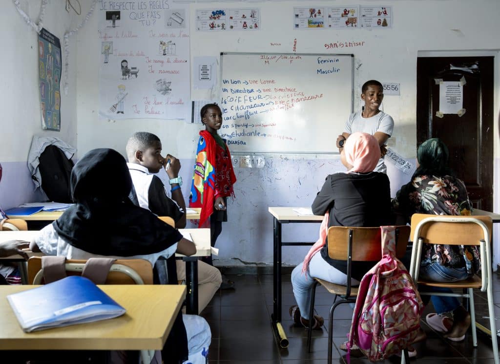 À Mayotte, des milliers d'enfants sont privés d'un accès sûr et sans entrave à l'éducation. © UNICEF France/Nayl Mtoubani