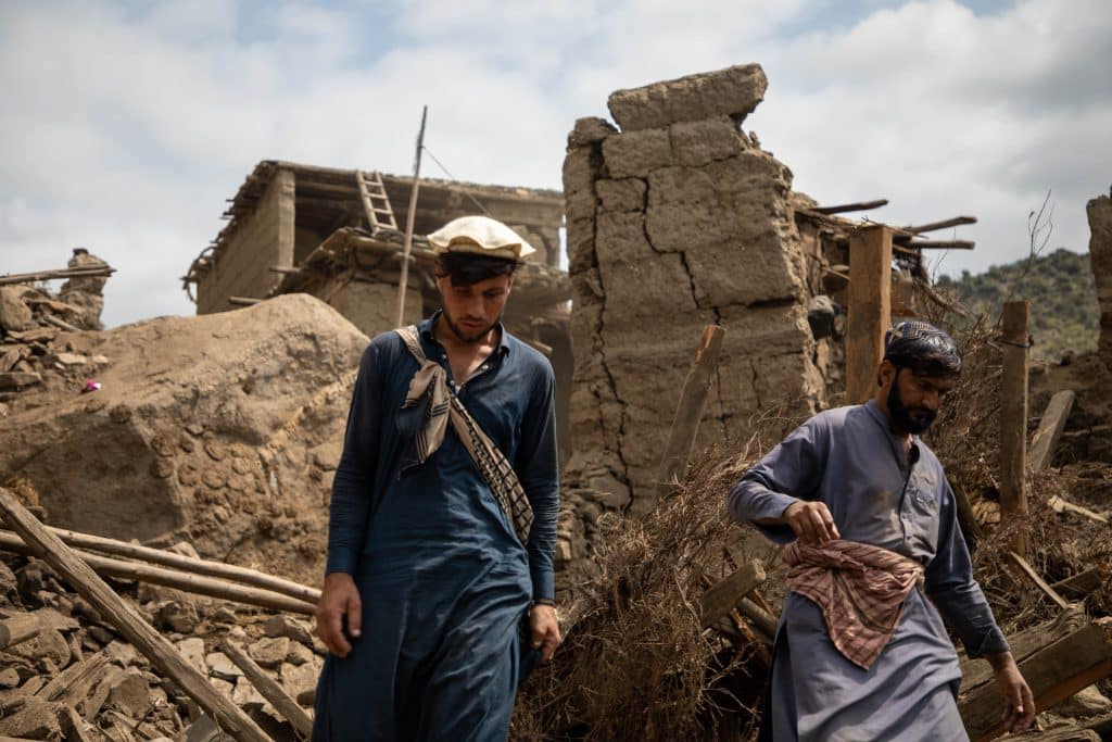 Dans le village de Ghazi Abad, dans la province de Kundar, plusieurs maisons ont été détruites par le puissant séisme de magnitude 6 qui a frappé l'est de l'Afghanistan la nuit du 31 août 2025. © UNICEF/UNI856880/Meerzad