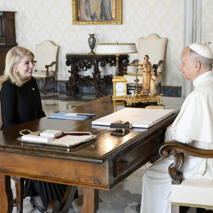 Catherine Russell rencontre le pape Léon XIV.